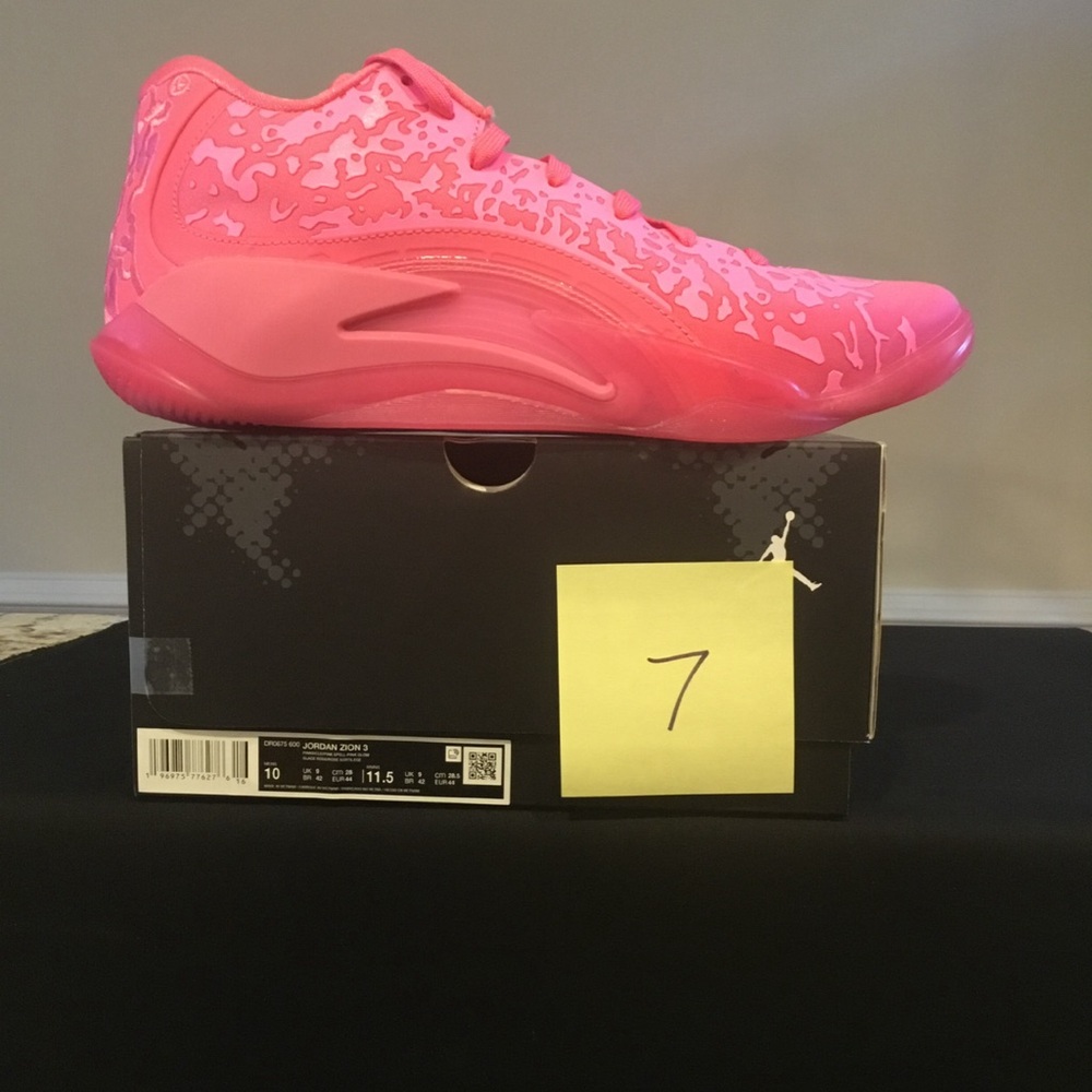 JORDAN ZION 3 PINKSCICLE PINK GLOW, PINK SPELL!! Size 10